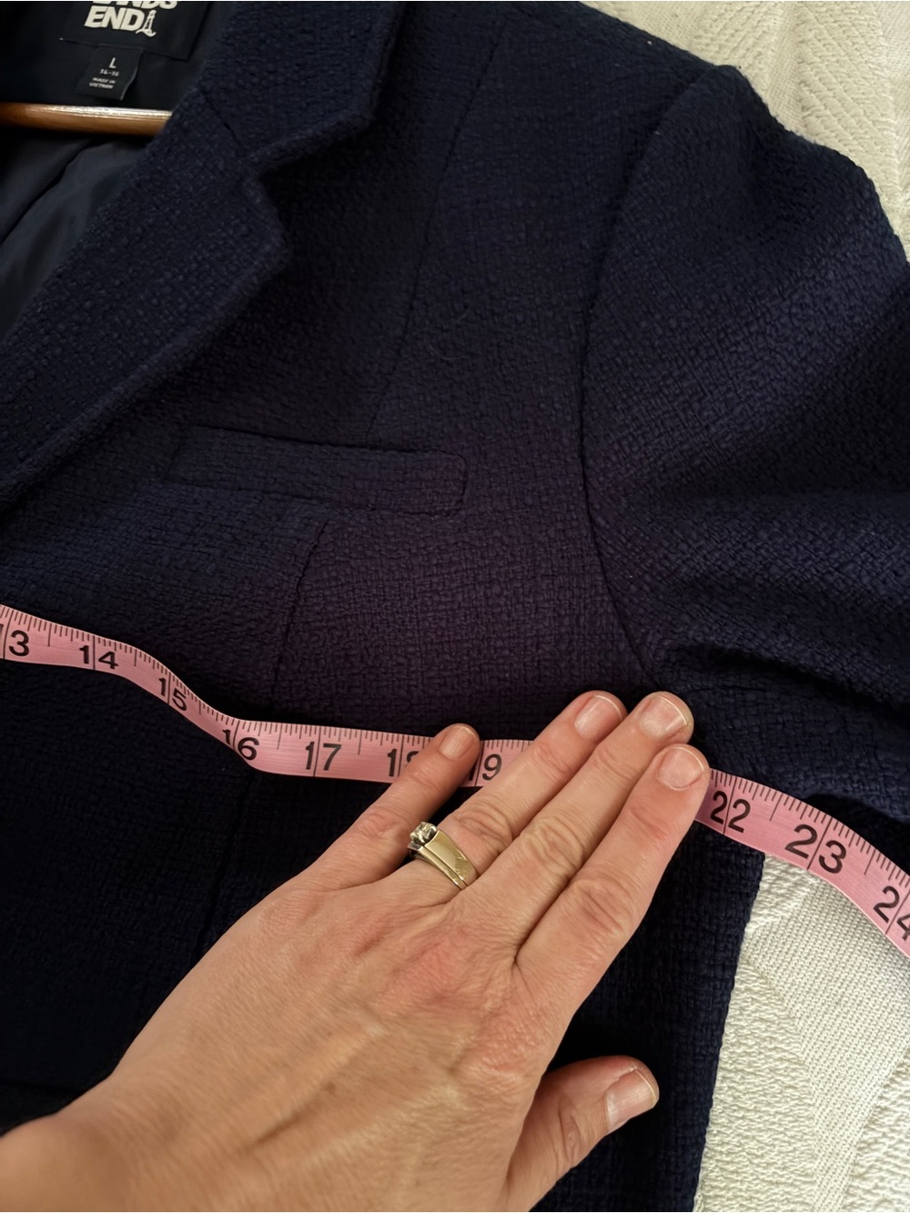 Gorgeous size L Lands' End Women's  Navy Blue Textured Blazer. Boxy fit Like new - Picture 10 of 11